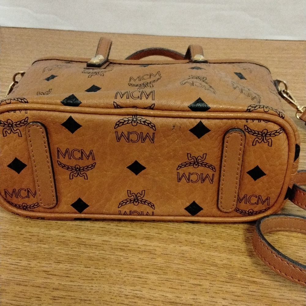 MCM Mini Anya Top Zipper Shopper Tote - Picture 4 of 8